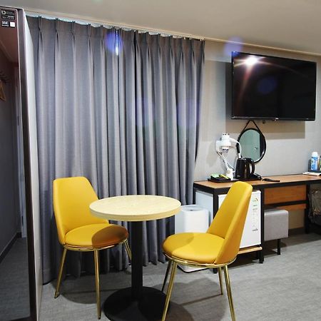 Bronze Hotel Changwon Eksteriør bilde