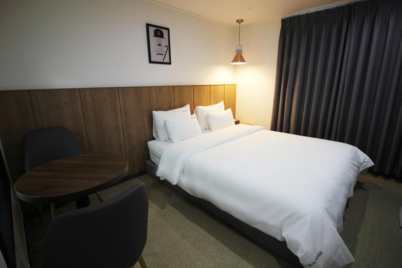 Bronze Hotel Changwon Eksteriør bilde