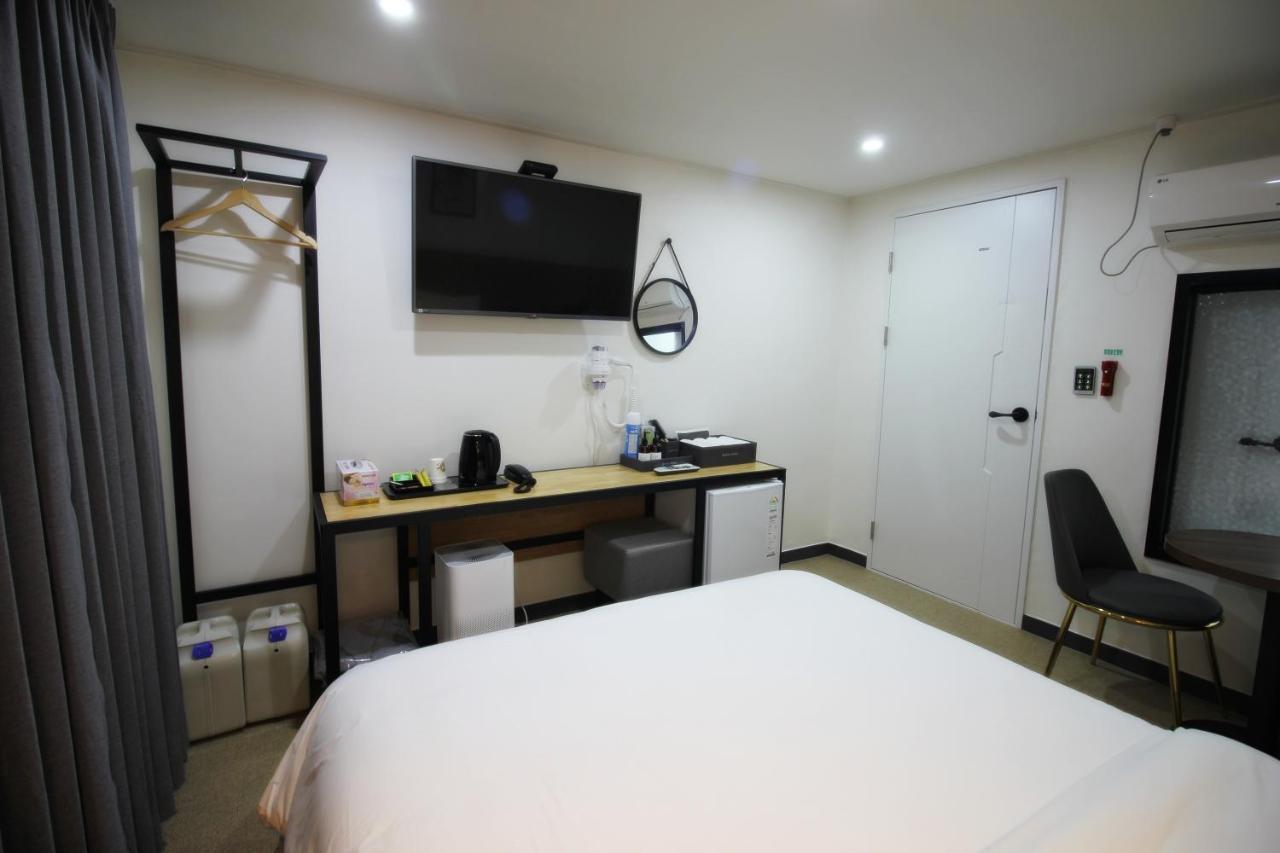 Bronze Hotel Changwon Eksteriør bilde