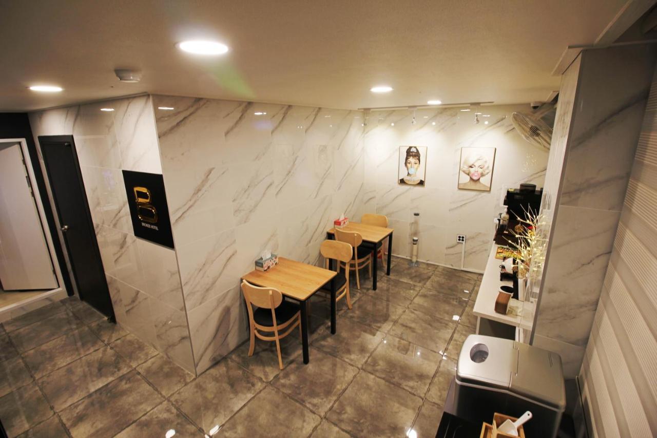 Bronze Hotel Changwon Eksteriør bilde